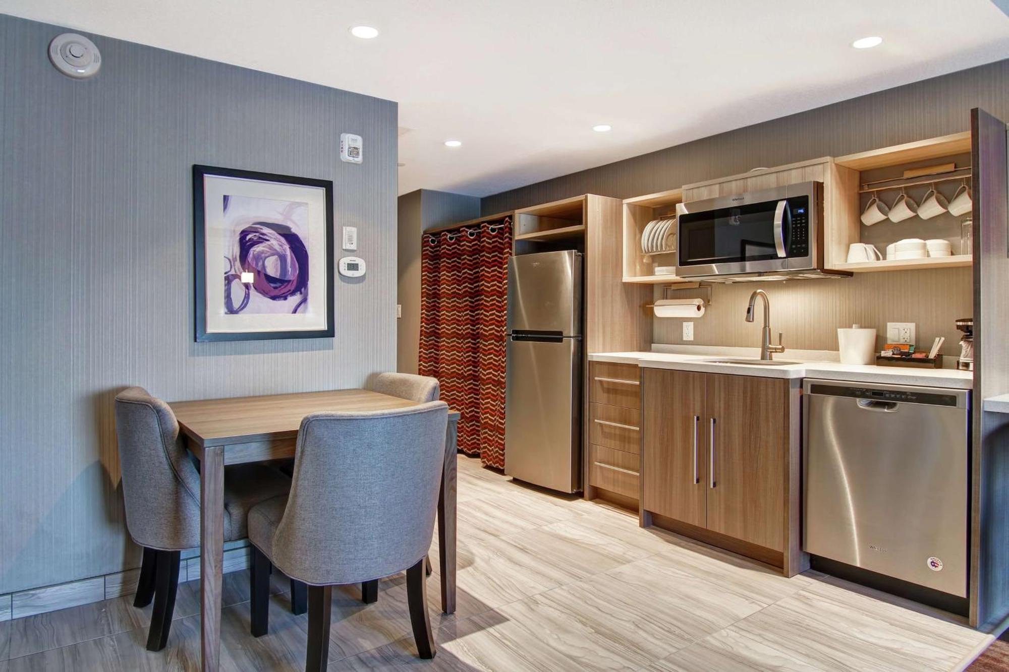 Home2 Suites By Hilton Edmonton South Εξωτερικό φωτογραφία