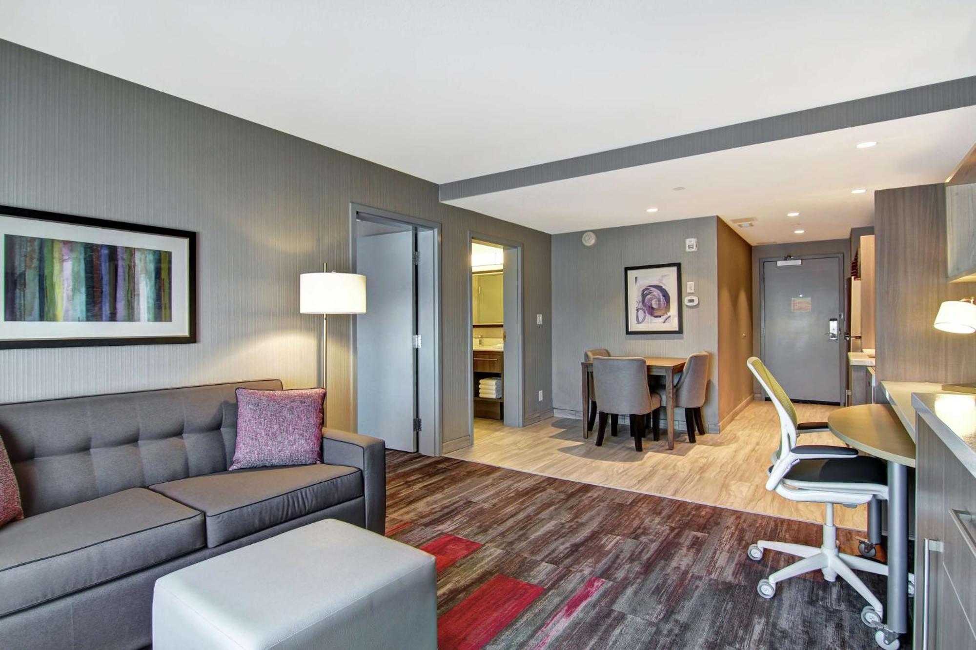 Home2 Suites By Hilton Edmonton South Εξωτερικό φωτογραφία